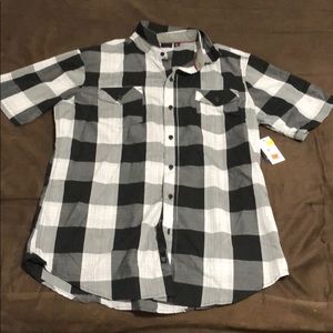 Short sleeve button up